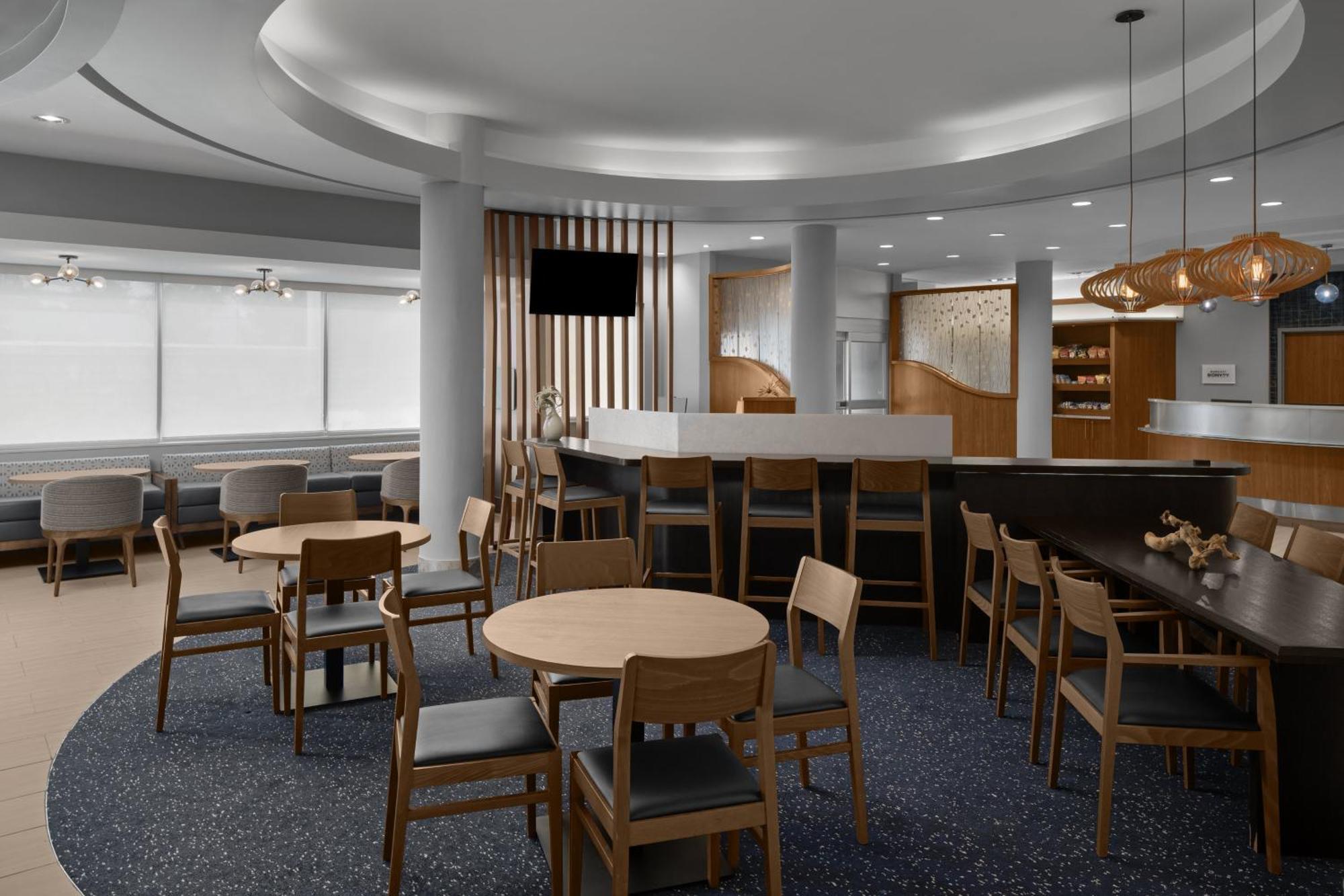 Hotel Springhill Intercontinental Airport 3*